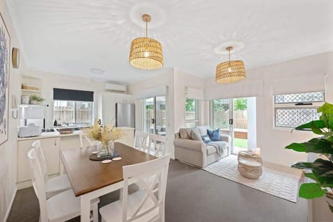 Contemporary Comfy! 