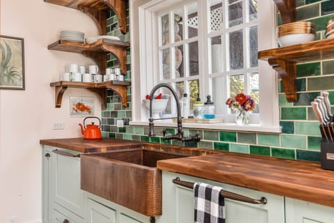 Fully Stocked Kitchen