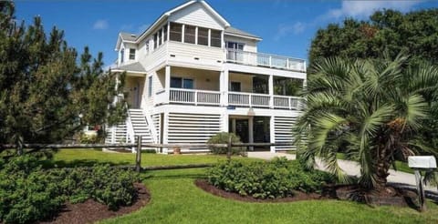 House is over 2500 sqft. with 5 bedrooms
