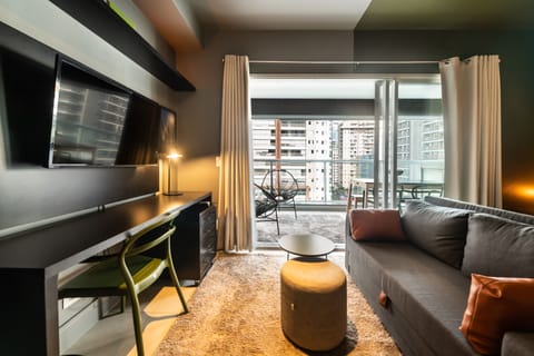 Business Studio Suite, 1 Queen Bed, Kitchen, City View | Individually decorated, laptop workspace, free WiFi, bed sheets