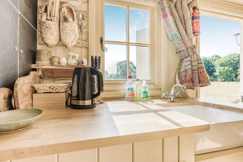 Littlestock Shepherds Hut Kitchen - StayCotswold