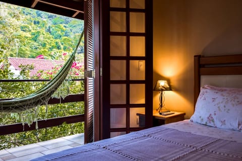 Economy Triple Room | Minibar, free WiFi, bed sheets