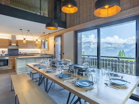 Table, Tableware, Property, Furniture, Dishware, Chair, Interior Design, Wine Glass, Lighting, Barware