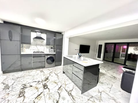 Kitchen & island