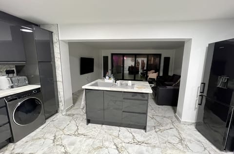 Open plan views of kitchen & living room