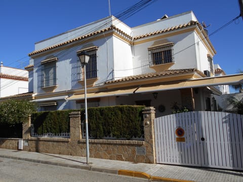 Facade of the house. 