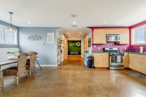 3rd floor - kitchen/dining area
