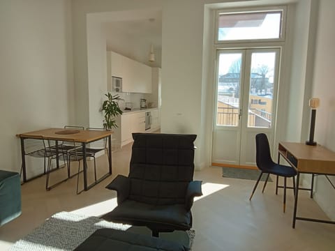 Deluxe Apartment | Courtyard view