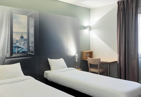 Twin Room, Non Smoking | Desk, soundproofing, free WiFi, bed sheets