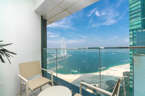 Signature Apartment | Terrace/patio