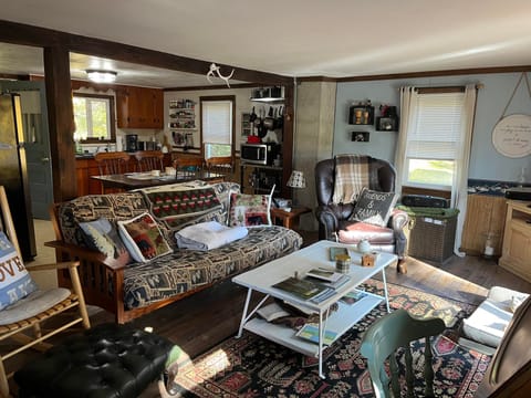 Common area (kitchen & dinning area in background)