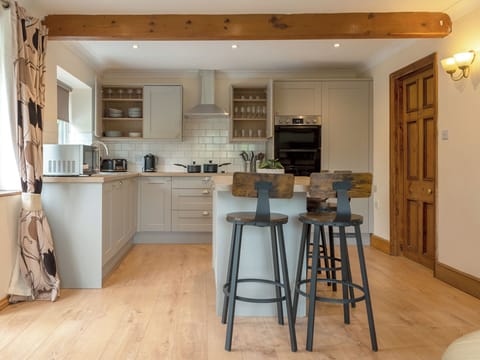 Kitchen area | Riverside Cottage - Bridge Cottage and Apartments, Brandon