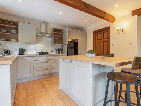 Kitchen area | Riverside Cottage - Bridge Cottage and Apartments, Brandon
