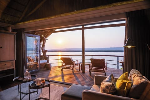 Luxury Villa | 1 bedroom, minibar (free items), in-room safe, desk