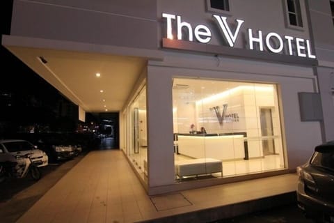 Front of property - evening/night