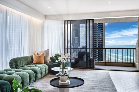 Luxury Sky Home - of enormous proportions - with stunning water views ofcourse!