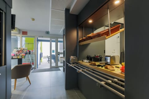 Daily buffet breakfast for a fee