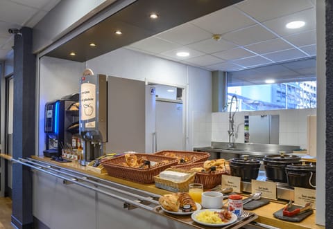 Daily buffet breakfast for a fee