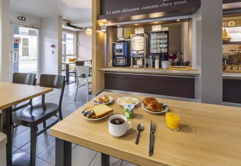 Daily buffet breakfast for a fee