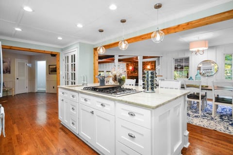 Even the most discerning chefs will love this gas cooktop.