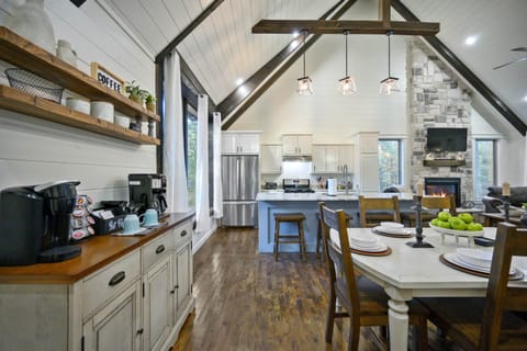 e4c607b4-48c4-4f8a-9752-93934f8910aa