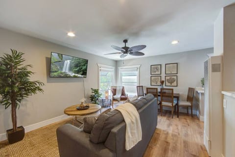 Enough space to sit and relax with your friends and family after a day out on Coronado Island with a queen-sized pull-out couch.