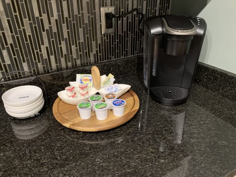 Have a morning coffee to start off your stay as we provide a starter set!