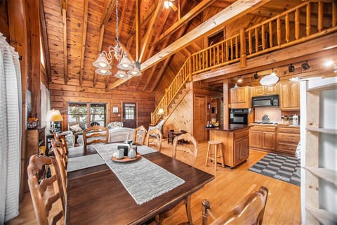 Layout - Open loft layout.