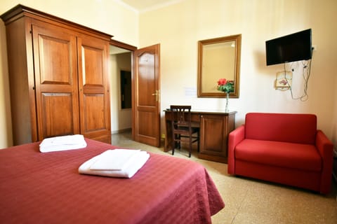 Classic Apartment | 3 bedrooms, in-room safe, iron/ironing board, free WiFi