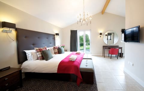 In-room safe, laptop workspace, blackout drapes, free WiFi