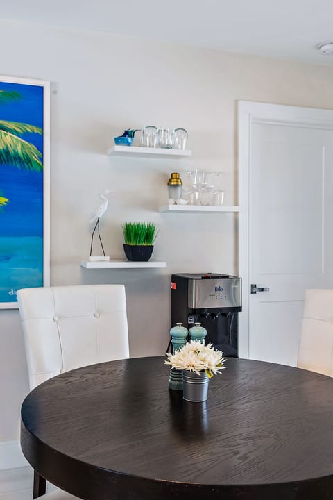 Overflow dining open to the kitchen