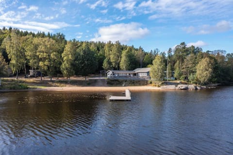 Lakeside Resort 