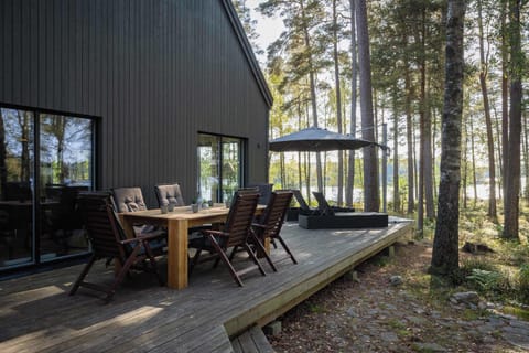 Calm dining in the garden in with the lake