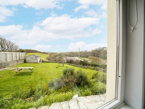 Large garden, perfect for sunset drinks and BBQs