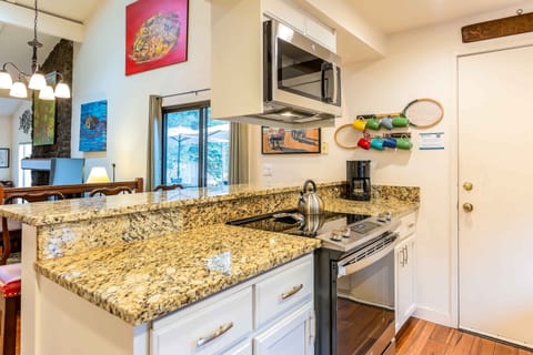 Kitchen - Main Level