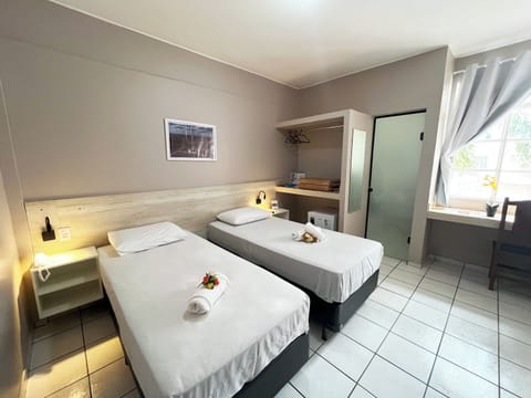 Deluxe Twin Room | Hypo-allergenic bedding, minibar, desk, soundproofing
