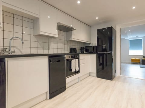 Kitchen/diner | Bridge Cottage and Apartments - The Suffolk - Bridge Cottage and Apartments, Brandon