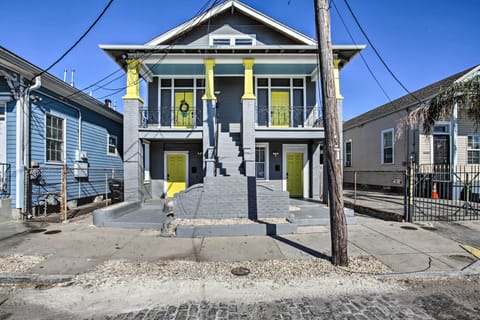 New Orleans Vacation Rental | 2BR | 1.5BA | 1,100 Sq Ft | Stairs Required