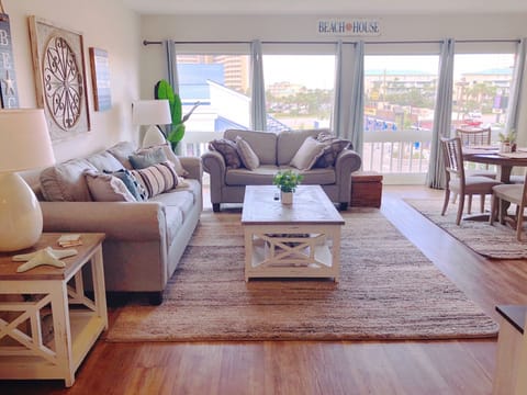 Welcome to Gulf Terrace 291