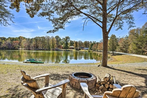 Trenton Vacation Rental | 2BR | 1.5BA | 1 Step to Enter | 900 Sq Ft
