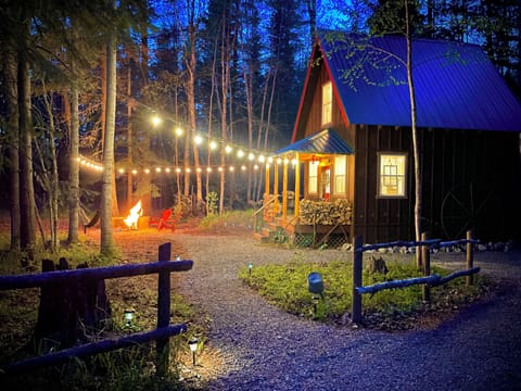 Sumer evening campfires are special treat. Yes, I'll take a S'more... or 4!