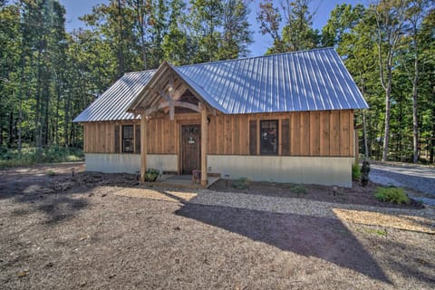 Rising Fawn Vacation Rental | 2BR | 1BA | 1,100 Sq Ft | Steps