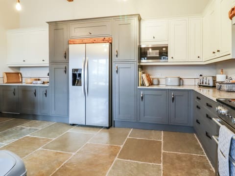 Fridge, dishwasher, electric kettle, toaster