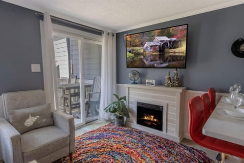 Welcome to Mountain Lodge 108 — a beautifully renovated mountain retreat with an electric fireplace that is the perfect home base for your next Snowshoe adventure.