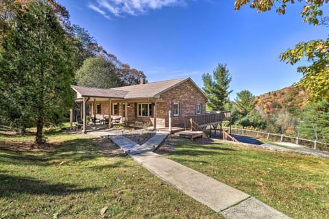 Boone Vacation Rental | 3BR | 2BA | 1,500 Sq Ft | Stairs Required to Enter