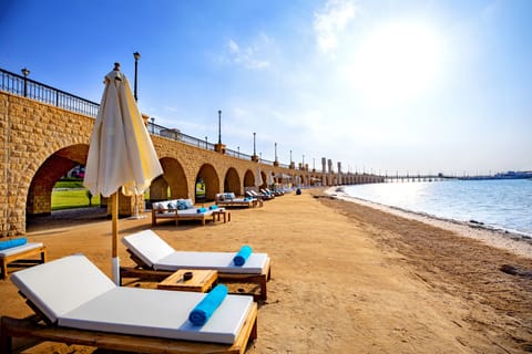 Private beach nearby, free beach shuttle, sun loungers, beach umbrellas