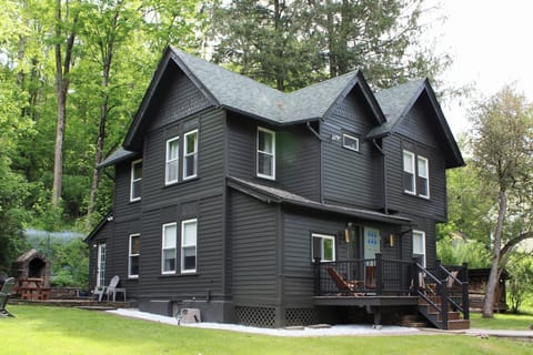 Centrally located to lakes, hiking, breweries & more! 