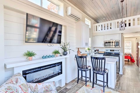 Morganton Vacation Rental | 1BR | 1BA | 500 Sq Ft | Steps Required to Access