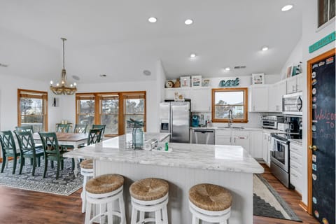 Cottage, 6 Bedrooms | Private kitchen | Coffee/tea maker, fridge, oven, toaster