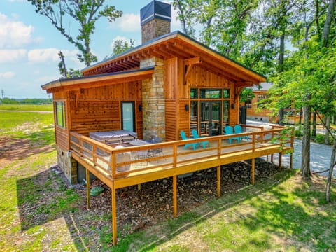 Welcome to The Twin Retreat - Cabin #1!